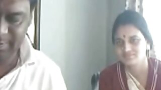 செக்ஸி ஆபீசர் தன் கால்களை ஃபக் செய்து போலீஸ் ஸ்டேஷனில் ஜீஸ் செய்கிறார்